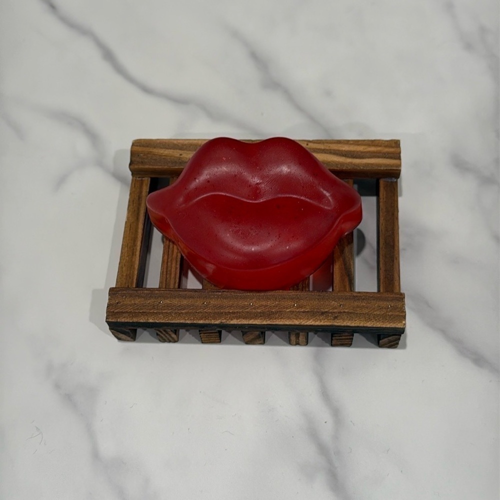 Lip soap bars💋 Set of 3 - Picture 1 of 10